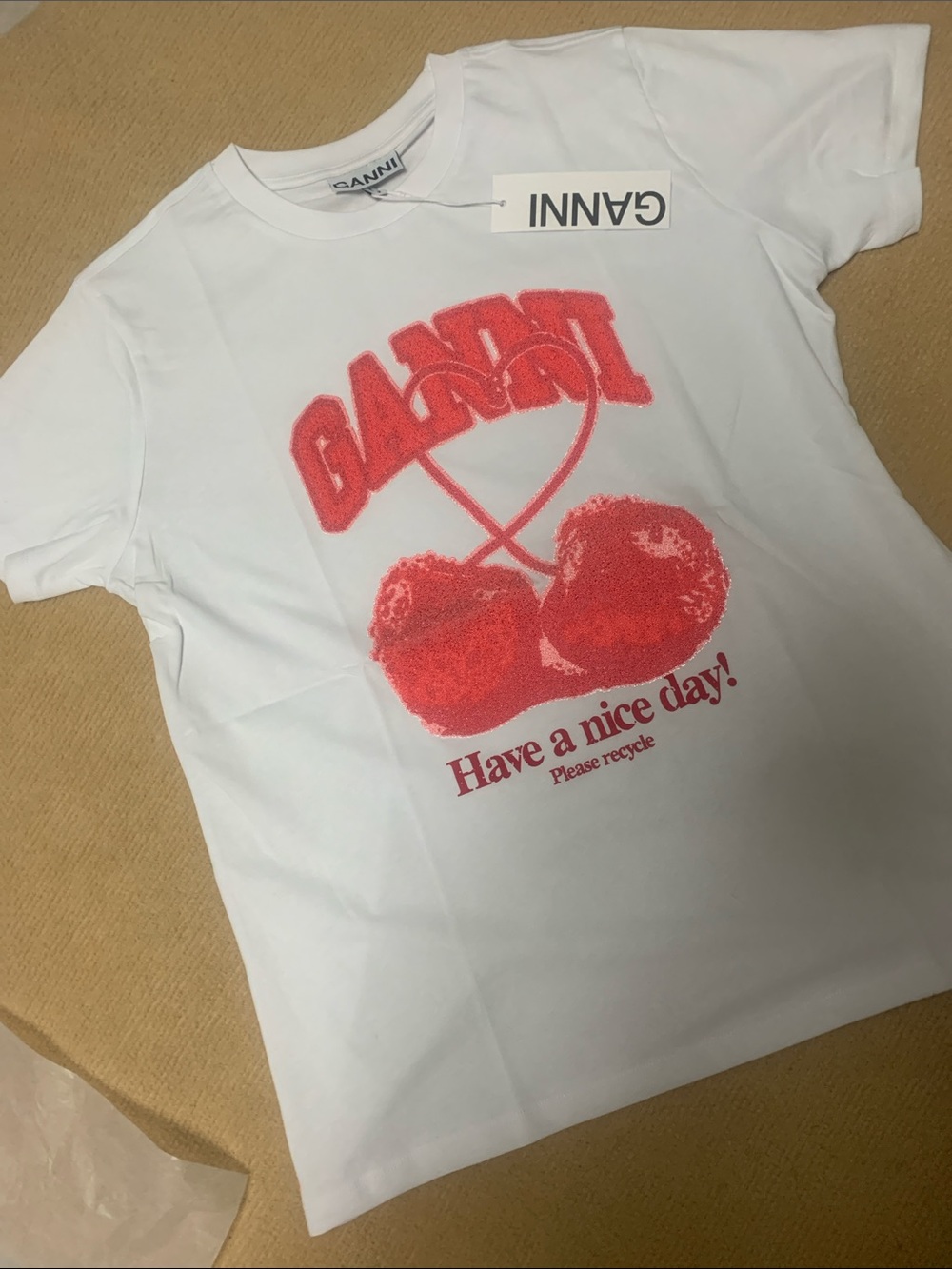 Fun white cotton tee red cherry heart Graphic Have a nice day slogan short-sleev
